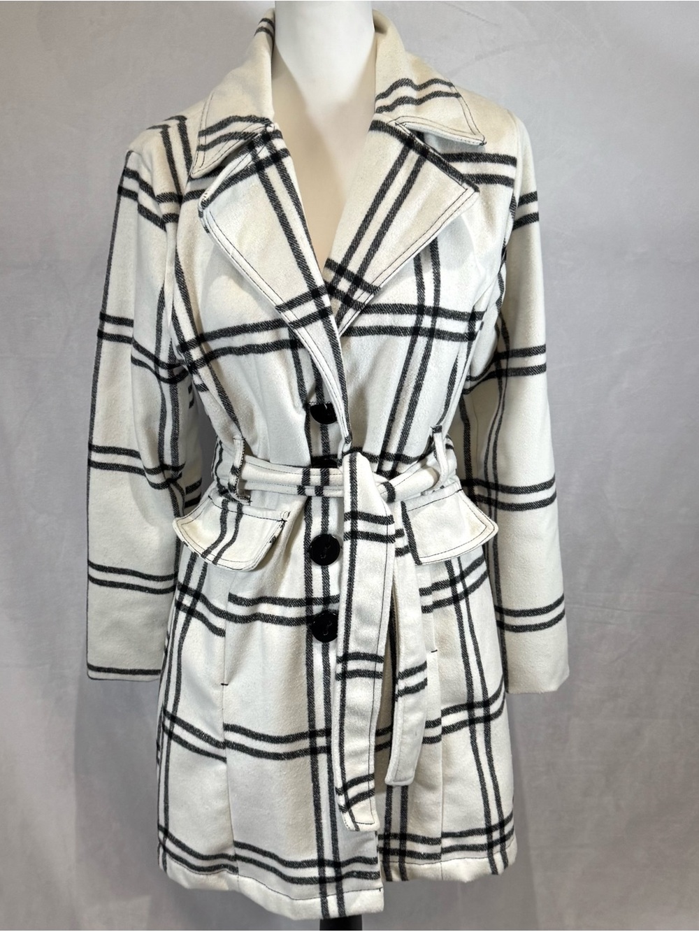 Miss Ashley by 26 International black and white plaid belted coat size medium